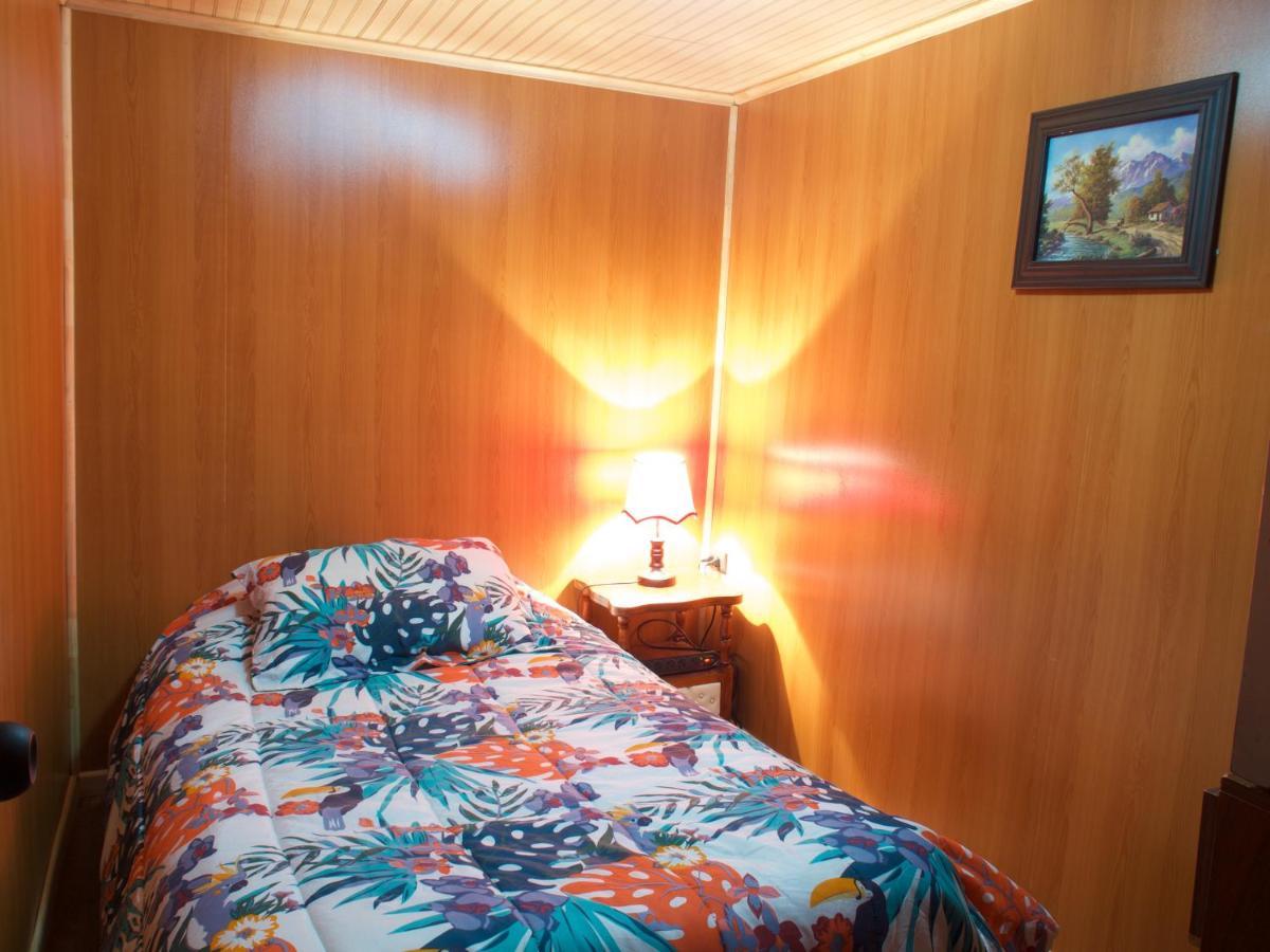 Hostal Traveltour El Campesino Puerto Natales Eksteriør bilde